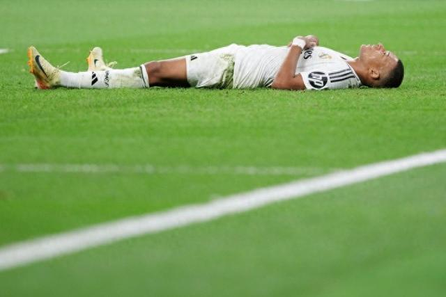 安东：球队早早进球本应取得胜利；我们反复出现低级错误